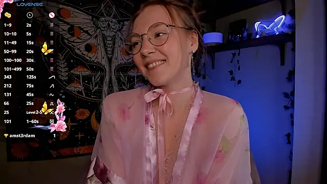 lyra thenymph online show from October 18, 2025, 1:35 pm