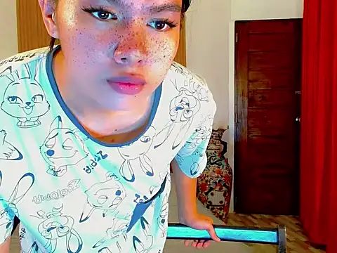 fallinLunaxX online show from October 14, 2025, 1:45 pm