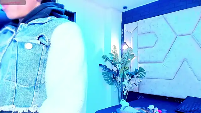 Snapshot of Julieta_Slav3 chatting on May 9, 2026, 8:56 pm Julieta Slav3 online show from May 9, 2026, 8:56 pm