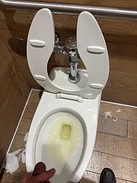 Snapshot of ayrtonmen chatting on March 2, 2026, 2:57 pm ayrtonmen online show from March 2, 2026, 2:57 pm