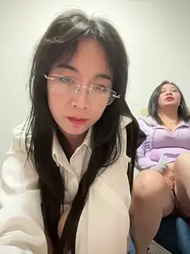 Snapshot of yourkeer chatting on November 25, 2025, 6:52 pm yourkeer online show from November 25, 2025, 6:52 pm