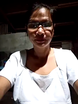 Snapshot of Sexiestmom_89 chatting on November 18, 2025, 7:06 pm Sexiestmom 89 online show from November 18, 2025, 7:06 pm