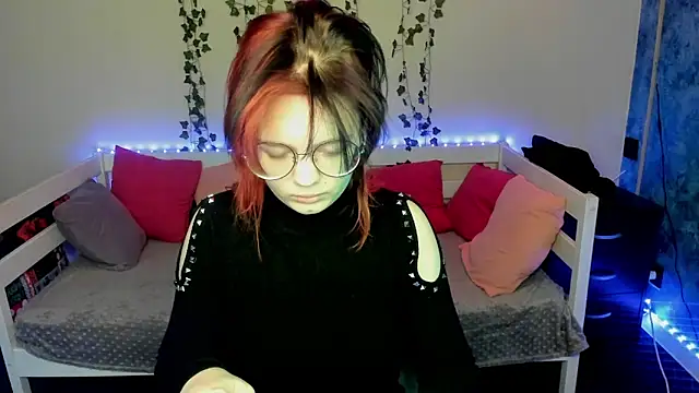 shy elina01 online show from January 7, 2026, 10:09 am