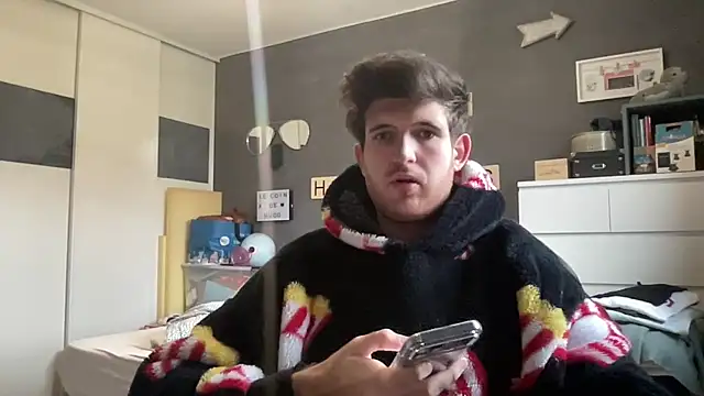 Snapshot of VersaGoo chatting on November 30, 2025, 9:32 am VersaGoo online show from November 30, 2025, 9:32 am