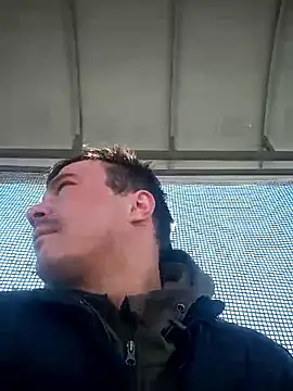 viktor1992-1-1 online show from March 4, 2026, 10:01 am