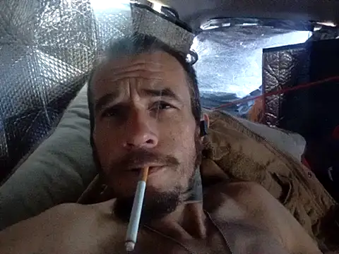 LetMeLiqU online show from November 12, 2025, 9:29 pm