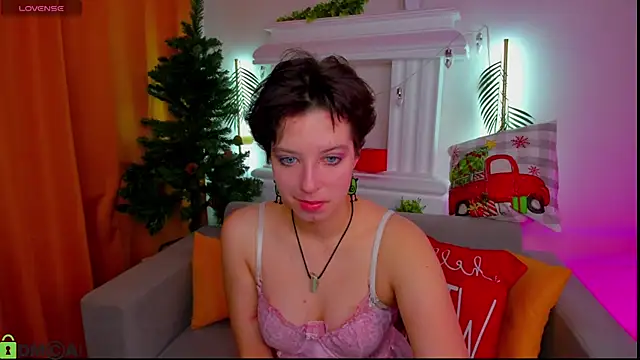 Sara Frayer online show from December 5, 2025, 1:05 am