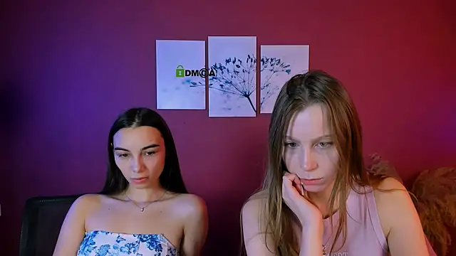 esme moore  online show from October 28, 2025, 9:41 am