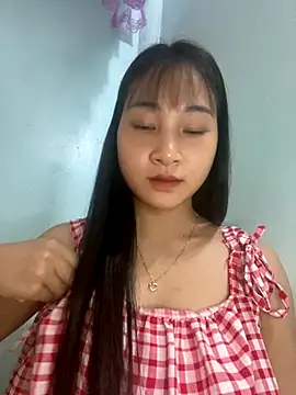 banlinh004 online show from October 3, 2025, 5:20 am