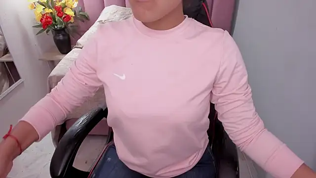 Snapshot of AriaVega chatting on June 16, 2026, 1:11 pm AriaVega online show from June 16, 2026, 1:11 pm