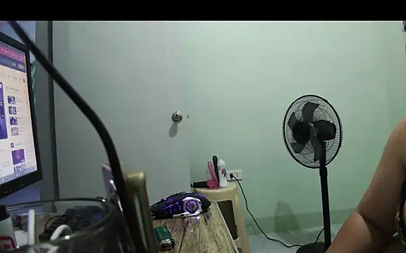 Snapshot of TeaseNPlease_13 chatting on November 16, 2025, 2:44 pm TeaseNPlease 13 online show from November 16, 2025, 2:44 pm