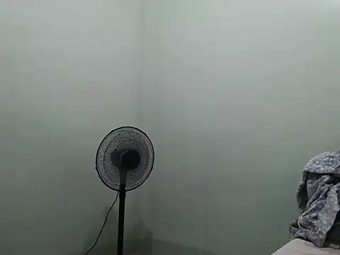 Snapshot of TeaseNPlease_13 chatting on October 25, 2025, 2:07 pm TeaseNPlease 13 online show from October 25, 2025, 2:07 pm