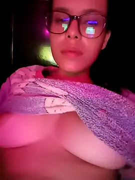 Letzii online show from October 5, 2025, 2:13 am
