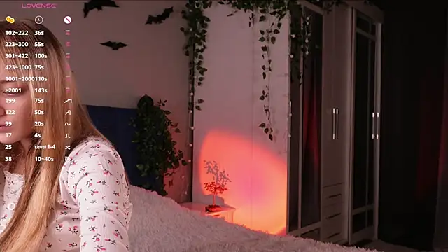 Snapshot of CelestaDicorcia chatting on November 13, 2025, 9:19 pm CelestaDicorcia online show from November 13, 2025, 9:19 pm