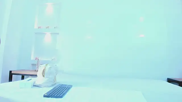 isaa stone online show from December 17, 2025, 7:52 pm