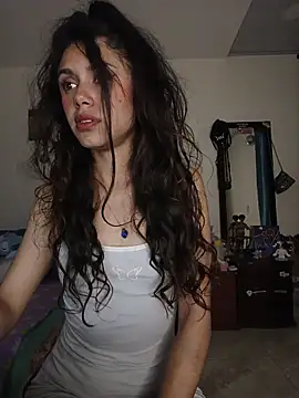 caramel doll   online show from November 6, 2025, 12:58 am