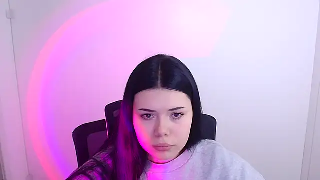 Mona Esty online show from October 9, 2025, 5:24 pm