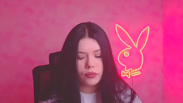 Mona Esty online show from November 11, 2025, 12:33 pm