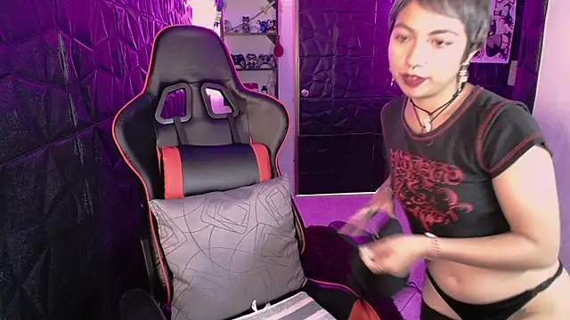 lunarichy22 online show from February 16, 2026, 10:18 pm