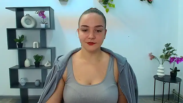 OliviaMontgommery online show from October 6, 2025, 5:19 am