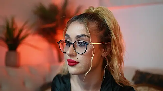 AileenKiss online show from March 3, 2026, 9:44 pm