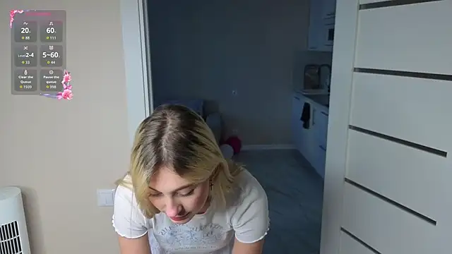 foxy vivi online show from November 23, 2025, 11:09 am