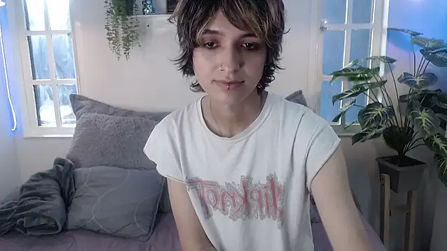 noellee   online show from October 3, 2025, 2:29 pm