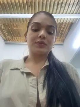 catalina garciaa online show from November 25, 2025, 6:41 pm