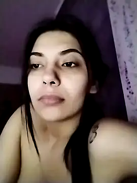 violetapvyo03 online show from October 6, 2025, 1:45 pm