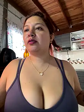 Snapshot of Cami_Moon1 chatting on November 12, 2025, 1:59 pm Cami Moon1 online show from November 12, 2025, 1:59 pm