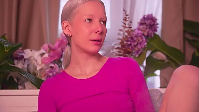 RanyThomson online show from December 14, 2025, 11:05 am