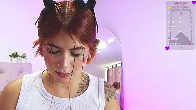 SoofiKiss online show from February 19, 2026, 7:55 pm