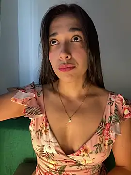 Snapshot of SabrinaEvanss_ chatting on April 15, 2026, 8:20 pm SabrinaEvanss online show from April 15, 2026, 8:20 pm