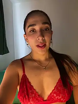 Snapshot of SabrinaEvanss_ chatting on April 7, 2026, 7:59 pm SabrinaEvanss online show from April 7, 2026, 7:59 pm