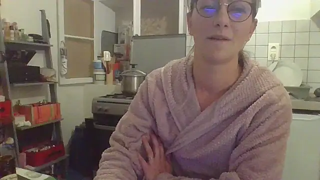 LonelyLu online show from October 5, 2025, 6:42 pm