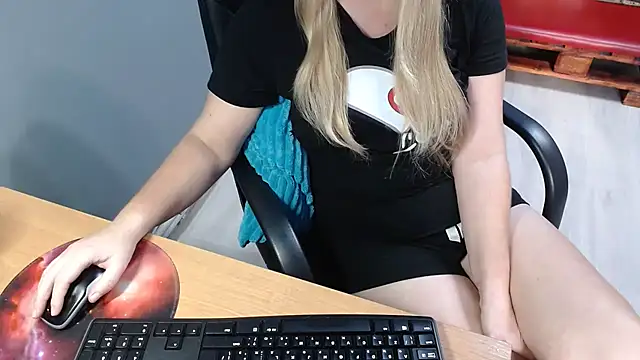 Ledi Catherin online show from November 23, 2025, 11:20 am