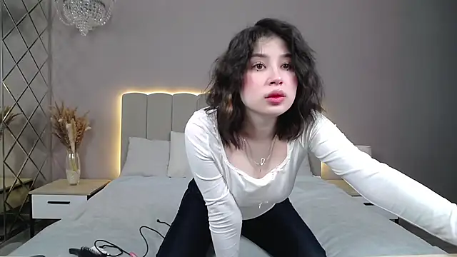 DianaMello online show from December 3, 2025, 4:02 am