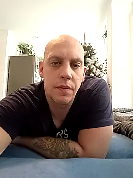 Kobradera1984 online show from December 16, 2025, 9:57 am