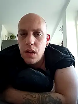 Kobradera1984 online show from October 13, 2025, 2:40 pm