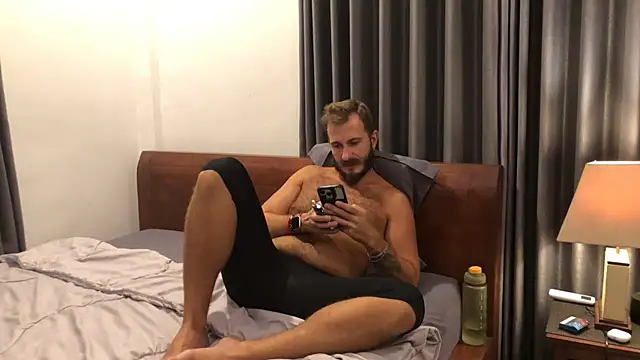 Snapshot of mrmaxiy chatting on March 5, 2026, 11:29 am mrmaxiy online show from March 5, 2026, 11:29 am