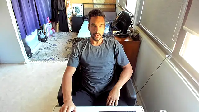 CassiusJohnson online show from October 14, 2025, 1:17 am