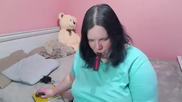  alexandra ray  online show from March 4, 2026, 12:46 pm