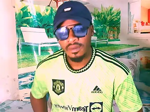 EbonyTiger69 online show from November 3, 2025, 3:37 pm