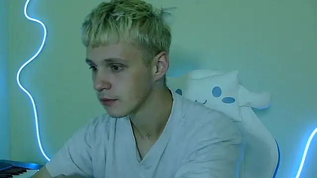  Timmy Boy  online show from October 8, 2025, 12:01 am