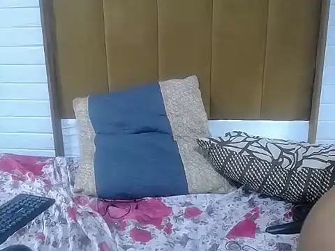 ChubbyMigetxx online show from October 13, 2025, 7:54 am