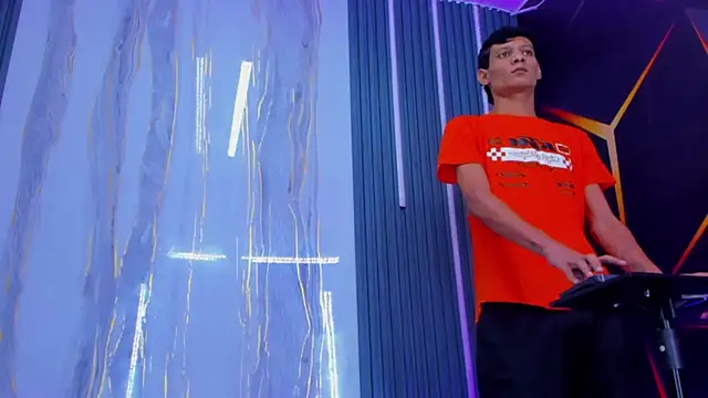 Play boys Hot2 online show from November 6, 2025, 12:31 pm