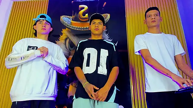 Play boys Hot2 online show from November 13, 2025, 3:54 am