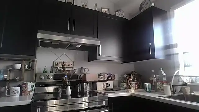 october1992xx online show from November 23, 2025, 12:37 pm