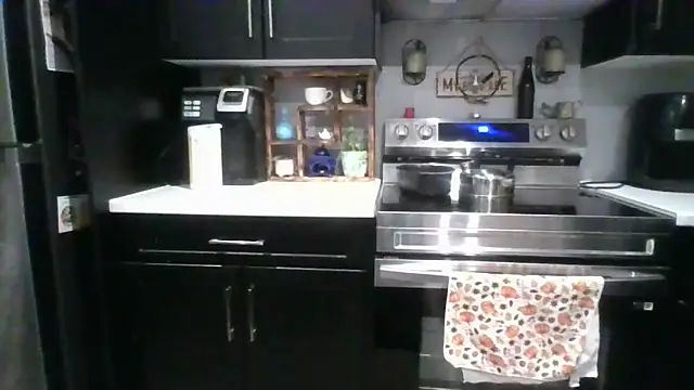 october1992xx online show from November 8, 2025, 9:29 pm