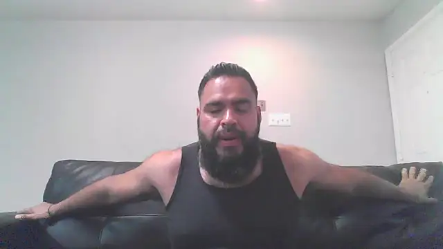 BigJohnBear39 online show from October 6, 2025, 10:54 pm